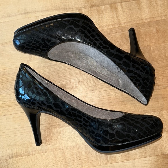 Life Stride Velocity X-Amber Pumps. Size 8W - Picture 6 of 13